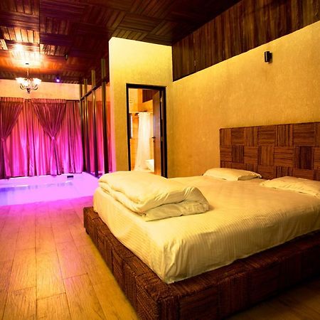 Kino Lakeside Chalet Hotel Lonavala Exterior photo