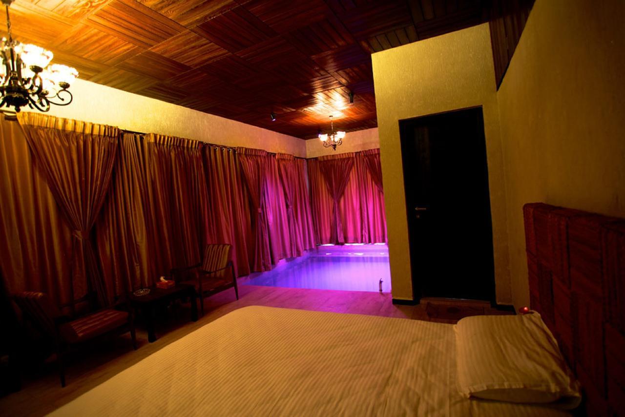 Kino Lakeside Chalet Hotel Lonavala Exterior photo